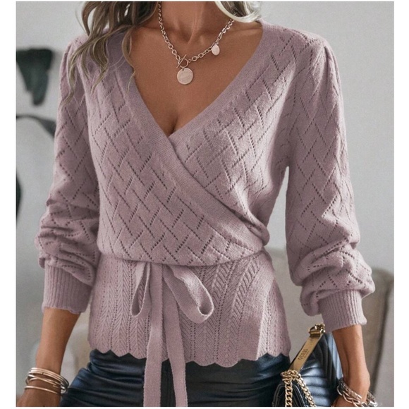 Cozy Scallop Hem Belted Sweater Top - Picture 2 of 7